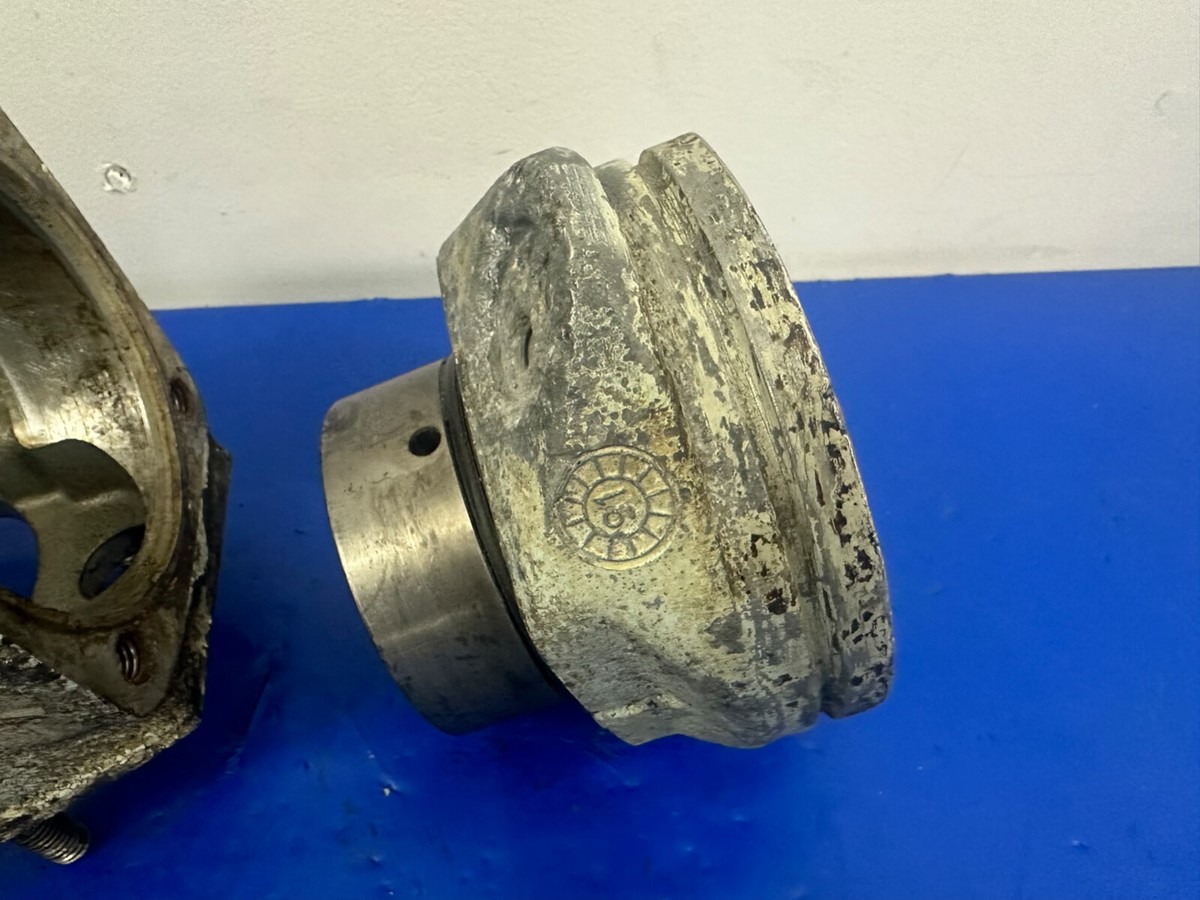 お別れホスピタル Volvo Penta AQ 280-290 Upper Unit Gear Case Only | eBay