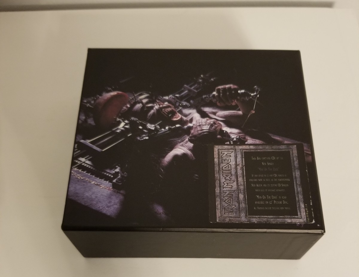Iron Maidenファンの方々！CD8枚セット＋ケース USED/METAL】IRON MAIDENの結成25周年を記念してリリースされた