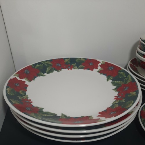 Gibson CHRISTMAS Holiday CHARMING POINSETTIA Dish Set Dinnerware Set 20 Pcs NEW - Picture 4 of 10