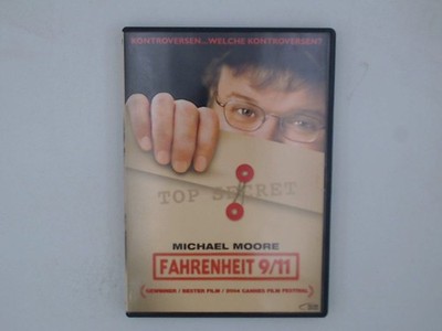 Fahrenheit 9/11 [2 DVDs] Moore, Michael, Debbie Petriken  und Michael Moore: