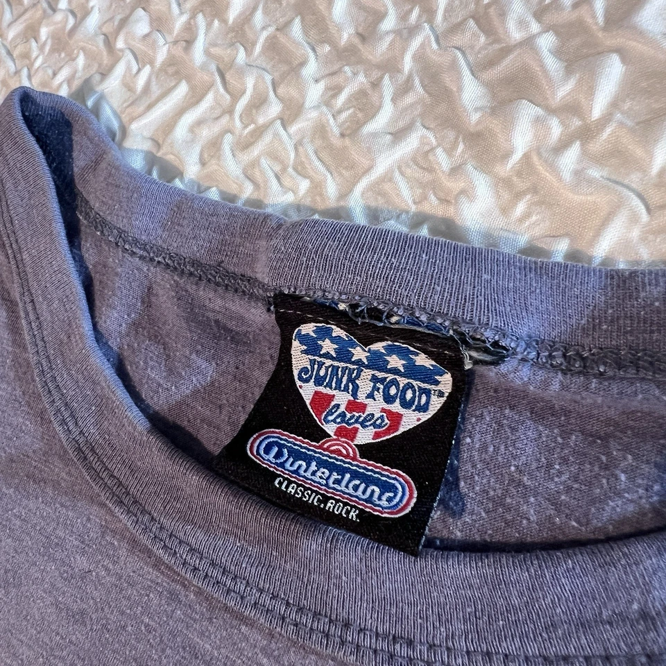 Camiseta vintage KISS Band de Junk Food Clothing Foto 2 de 4