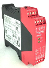 XPSAC1321P Schneider Electric Preventa Safety Module.