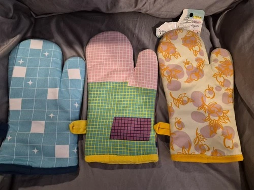 Blue Q Oven Mitts - Thumbnail 2