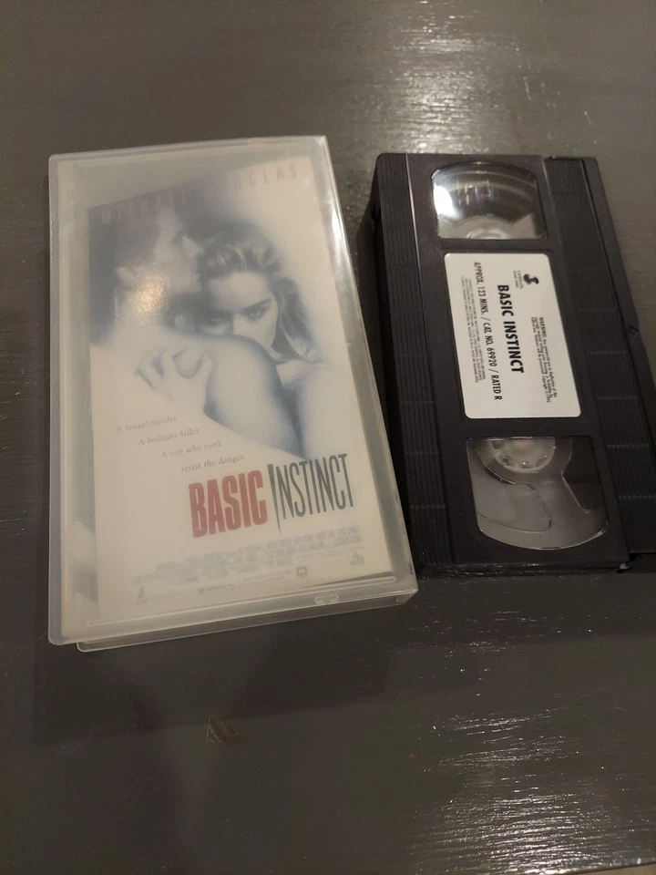 Basic Instinct VHS Tape Sealed 1992 Michael Douglas - Image 3 of 3