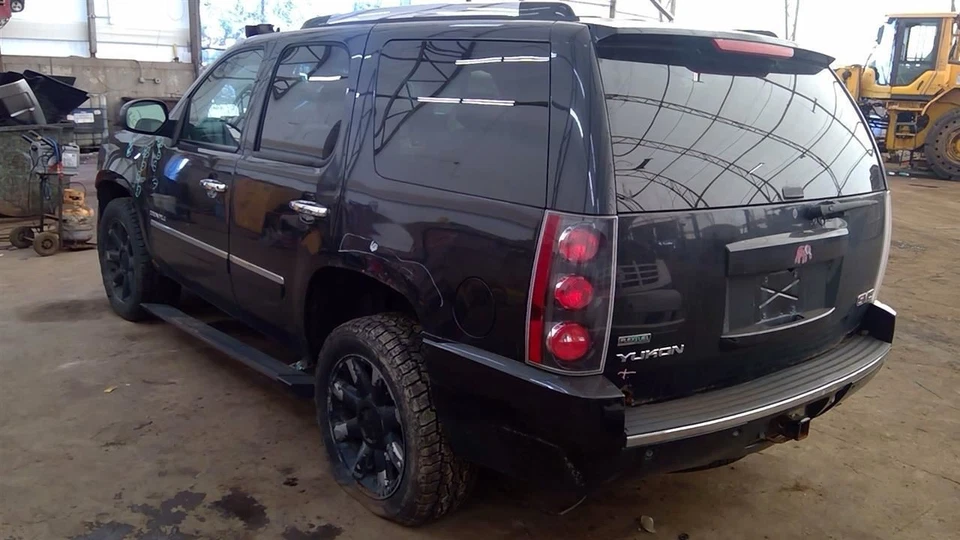 AC Condenser Fits 99-14 SIERRA 2500 PICKUP 6795633 - Image 3 of 4