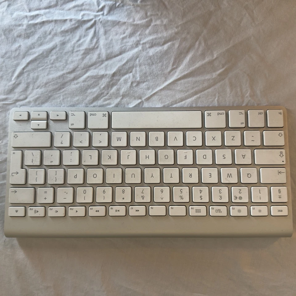 Apple Mac Seirra Late 2009 - Image 3 of 4