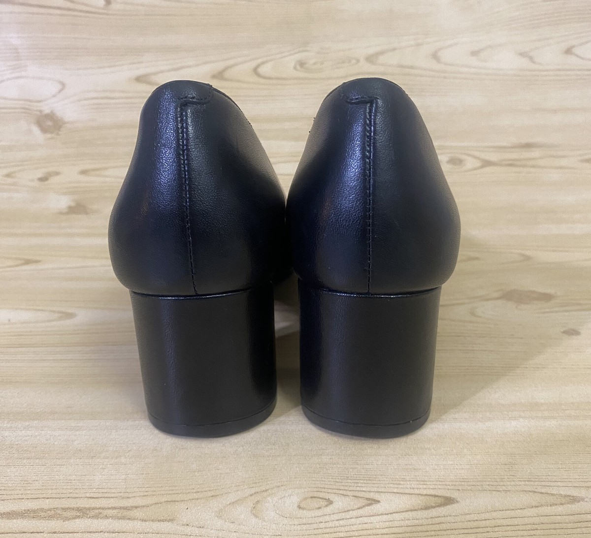 Cole Han Black Leather Block Heel Round Toe Pumps Women display picture 1