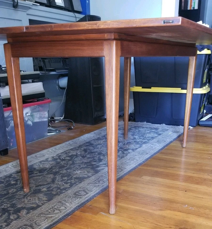 Современный трансформируемый обеденный стол 1950-х JENS RISOM 60 дюймов середины века из грецкого ореха  - Изображение 4 из 4