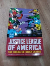 DC Finest: Justice League of America: the Bridge between Earths (DC Comics TP)