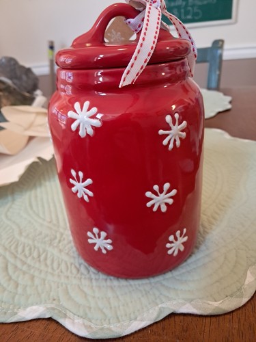 Rae Dunn MERRY CHRISTMAS Red Canister with Snowflakes/NEW 2024 - Picture 3 of 11