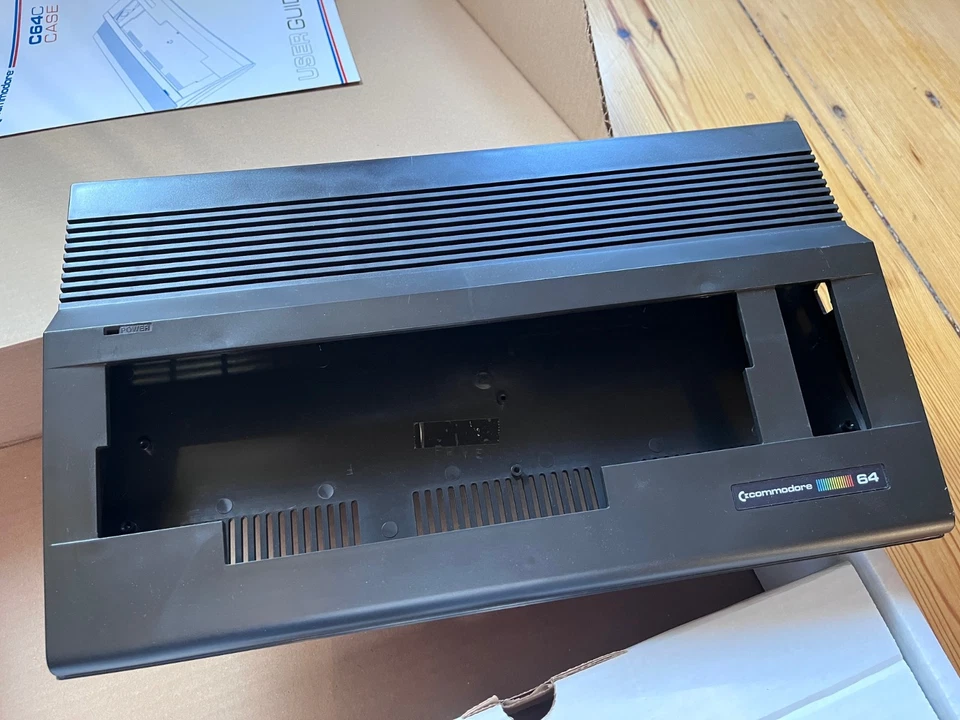 C64 Gehäuse im C64 Retro Black / Plus 4  Style *neu und unbenutzt*