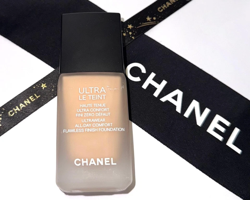 Chanel Ultra Le Teint Ultrawear All-day Comfort Flawless Finish Foundation BR12  - Bild 2 von 4