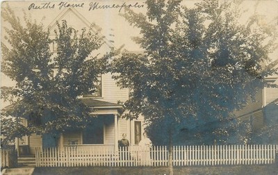 c1910 Minneapolis Minnesota Family Home roadside RPPC Postcard 26-1141