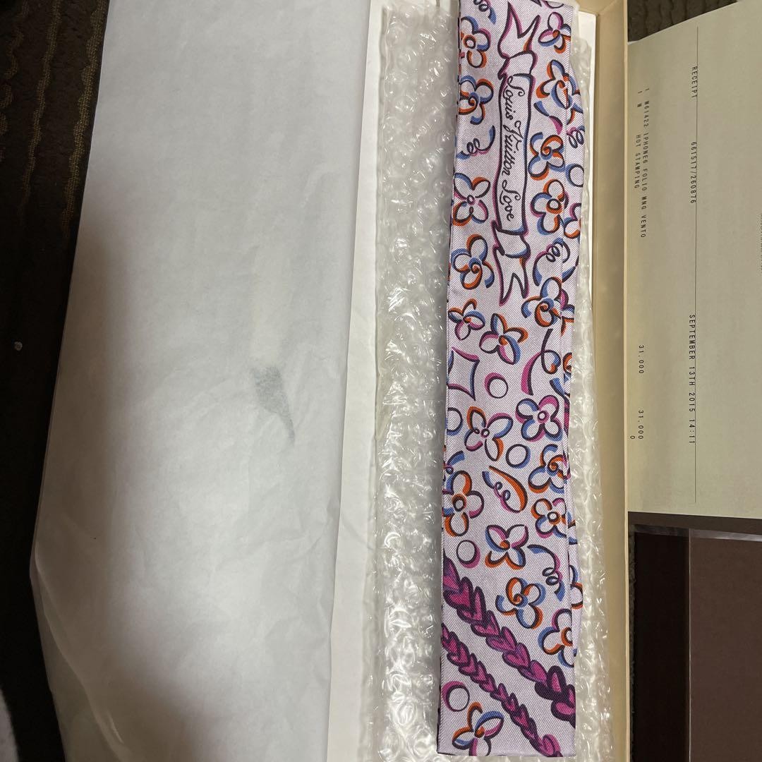 New Louis Vuitton Pink Scarf with Heart Ring Unused