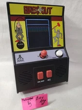 BreakOut Basic Fun LCD Color Mini Arcade Game BasicFun 2019 break out 09652