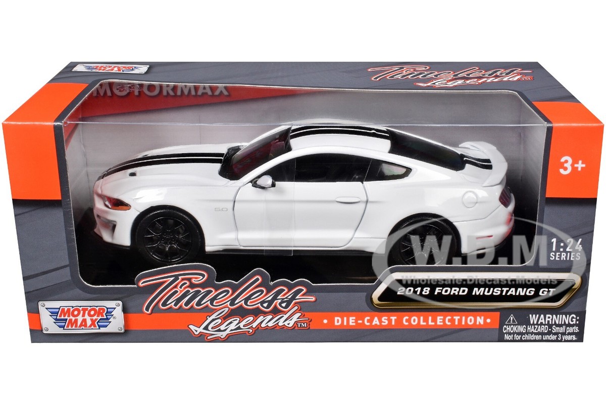 2018 FORD MUSTANG GT 5.0 WHITE 1/24 DIECAST MODEL CAR BY MOTORMAX
