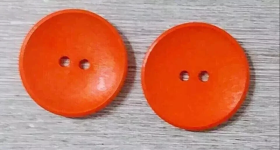 Juego de 2 botones de costura grandes madera naranja 2 agujeros 1 1/8 pulgadas Foto 2 de 2