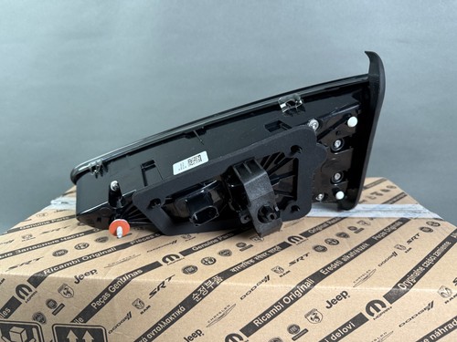Piloto trasero izquierdo NUEVO&ORIG Alfa Romeo Stelvio Veloce Quadrifoglio 50564004 - Imagen 4 de 4