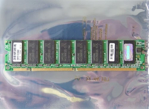 Samsung K4S280832E-TC75 256MB PC133 CL3 168-pin DIMM SDRAM