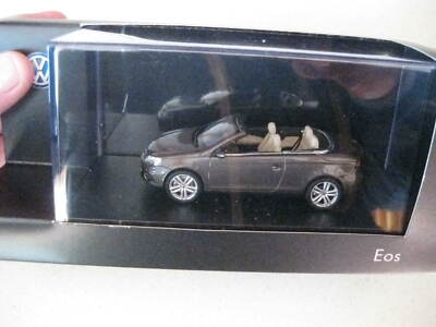 SCHUCO VOLKSWAGEN EOS CABRIOLET BLACK OAK BROWN 1:43 DETAILED DIECAST ...