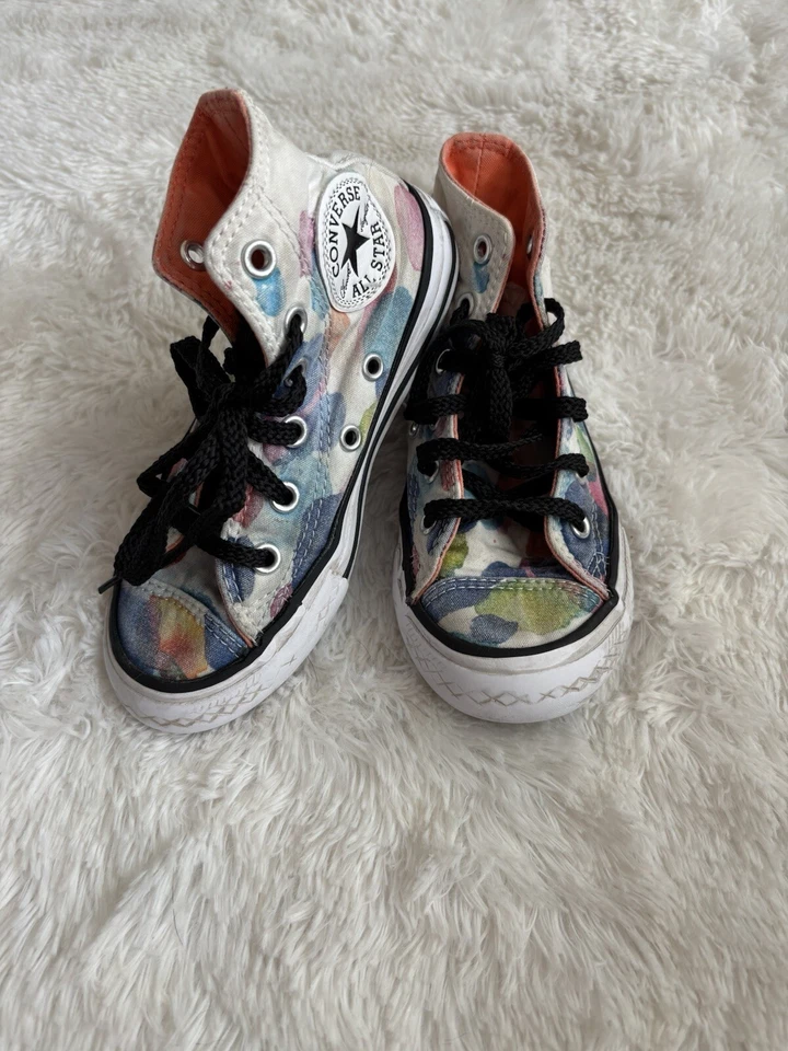 Converse All Star niño pequeño talla 11 tops altos de diseño multicolor, coloridos. Lindo Foto 2 de 4