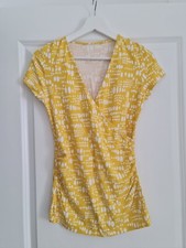 Lovely yellow, side ruched , maternity slim fit top Size 8