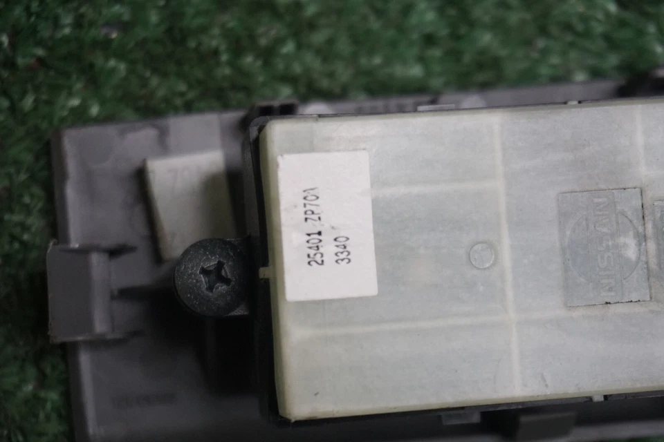 Interruptor de ventana del lado del conductor Nissan Xterra 2007 2008 2010 2012 2014 OEM 1AA0B210151 Foto 3 de 3