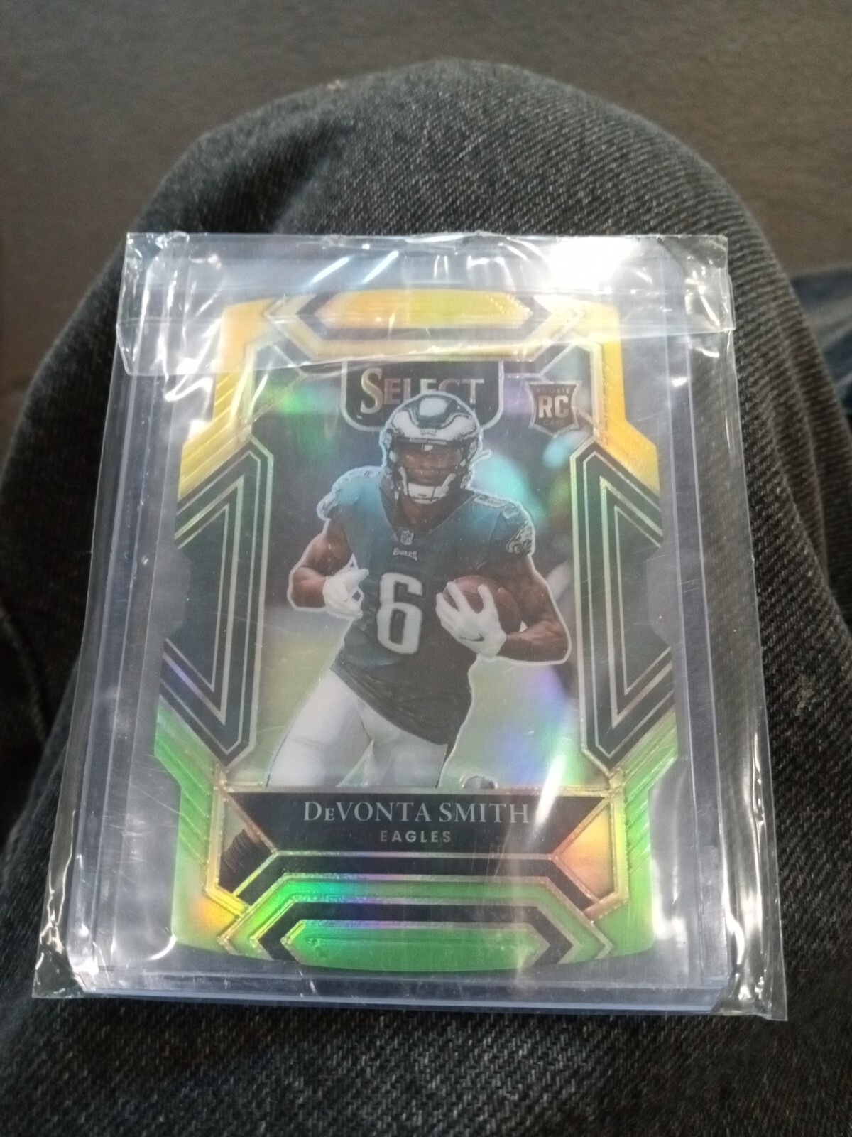 2021 Panini Select DIE CUT CLUB Level DeVonta Smith RC Yellow & Green Prizm Card