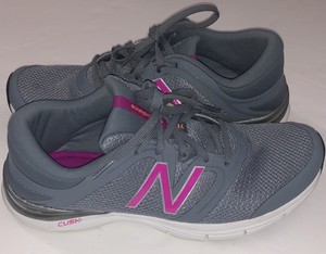 711v2 Mesh Trainer Sneaker/Shoe 9.5 