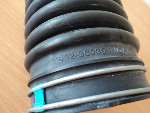 Lexus IS III 300h Hybrid 2.5 2015 Air intake rubber hose pipe OEM 17882-36030 - Picture 6 of 12