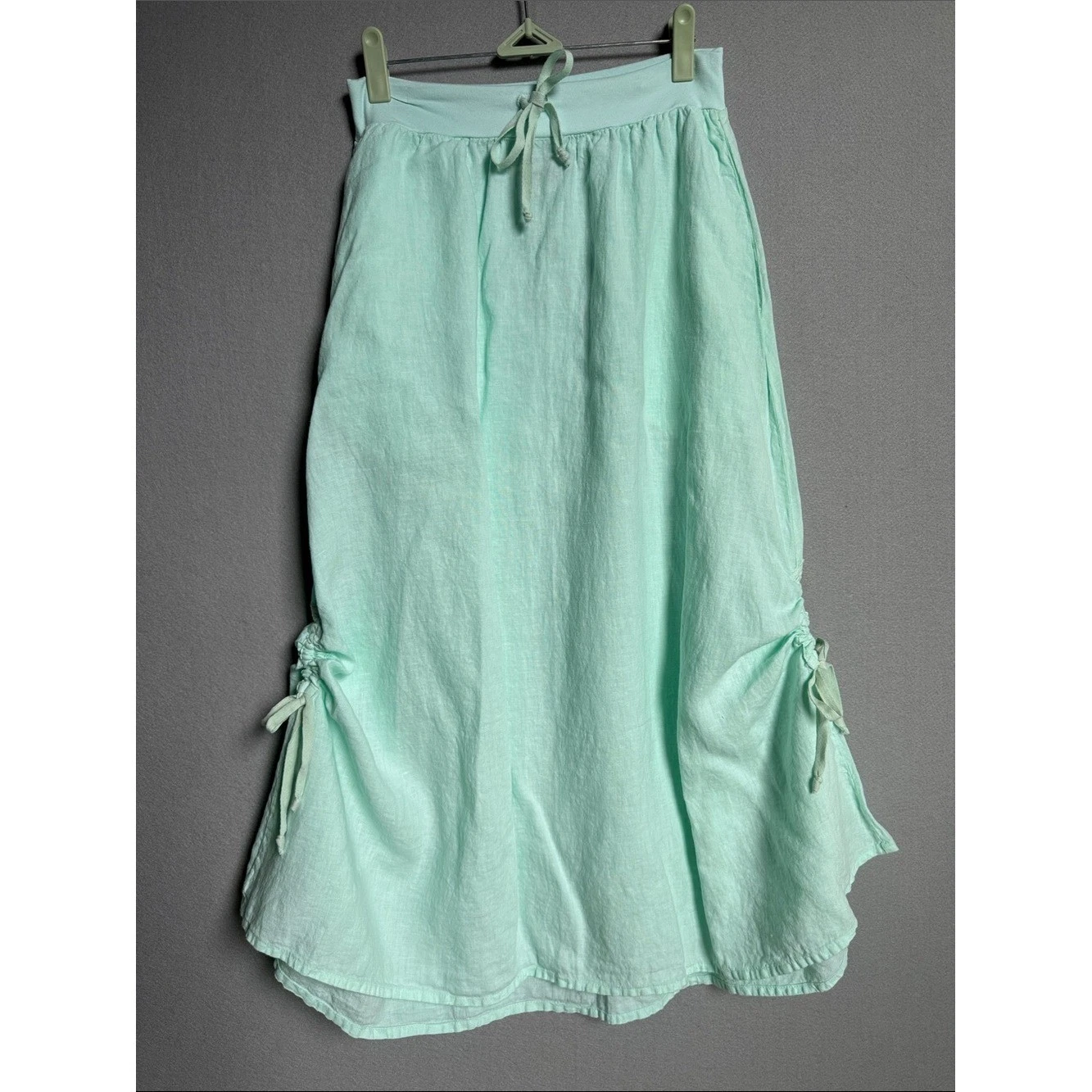 FLAX Women Sz P Cinched Skirt Sea Grass Green Linen Maxi Skirt Boho Beach Preppy
Opens in a new wind