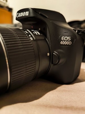 Canon EOS 4000D + EF-S 18 55mm III   like new, very lightly used