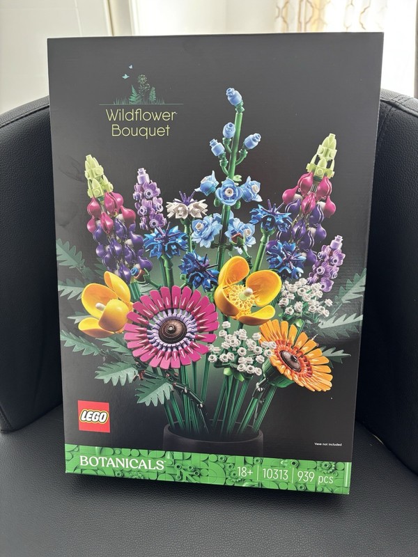 LEGO Botanicals Wildflower Bouquet Building Set 10313 18+, New Sealed, 939pcs