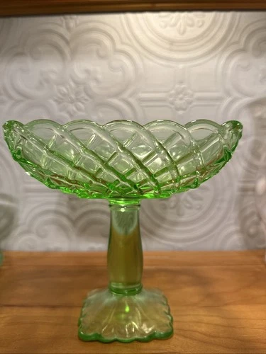 Vintage Green Depression Glass Pedestal Compote – Lattice Pattern – 1930s
