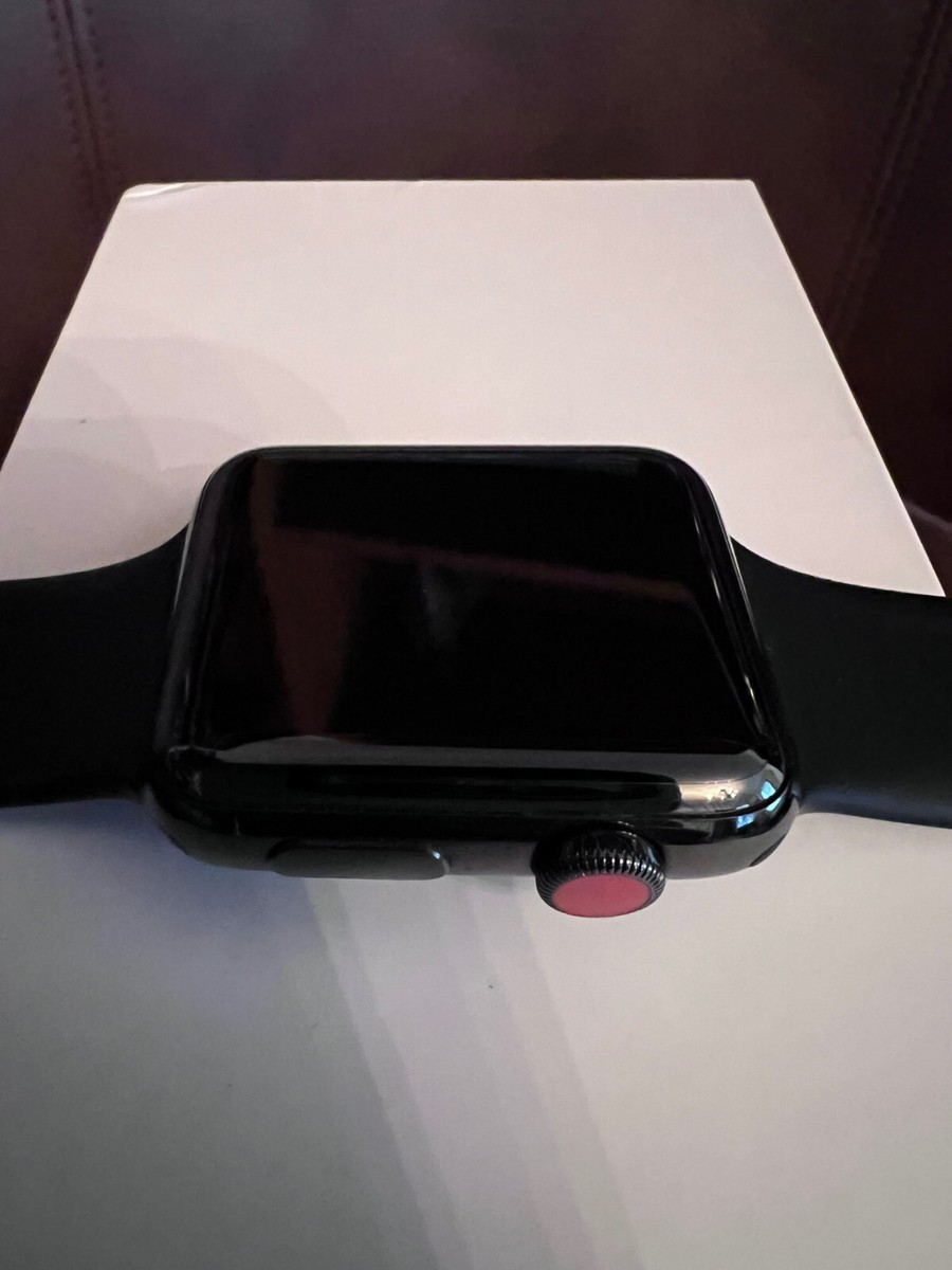 Apple Watch Series 3 - Space Black Stainless - Black Sport Apple Watch Series 3 - Space Black Stainless - Black Sport