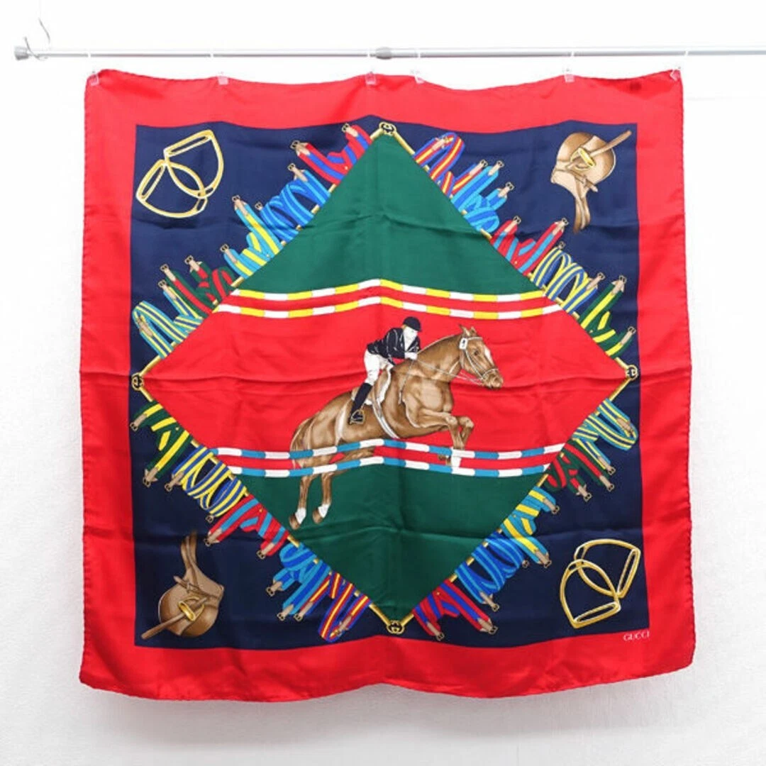 Foulard GUCCI, harnais équestre, soie rouge, avec étiquettes 86*86cm bel objet 02Y