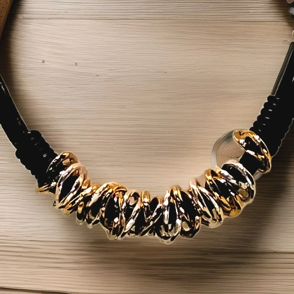 Collar RLM Soho Sensacional Plata, Oro, Negro, 8"L + Pendientes RLM 2.5"L Foto 2 de 4