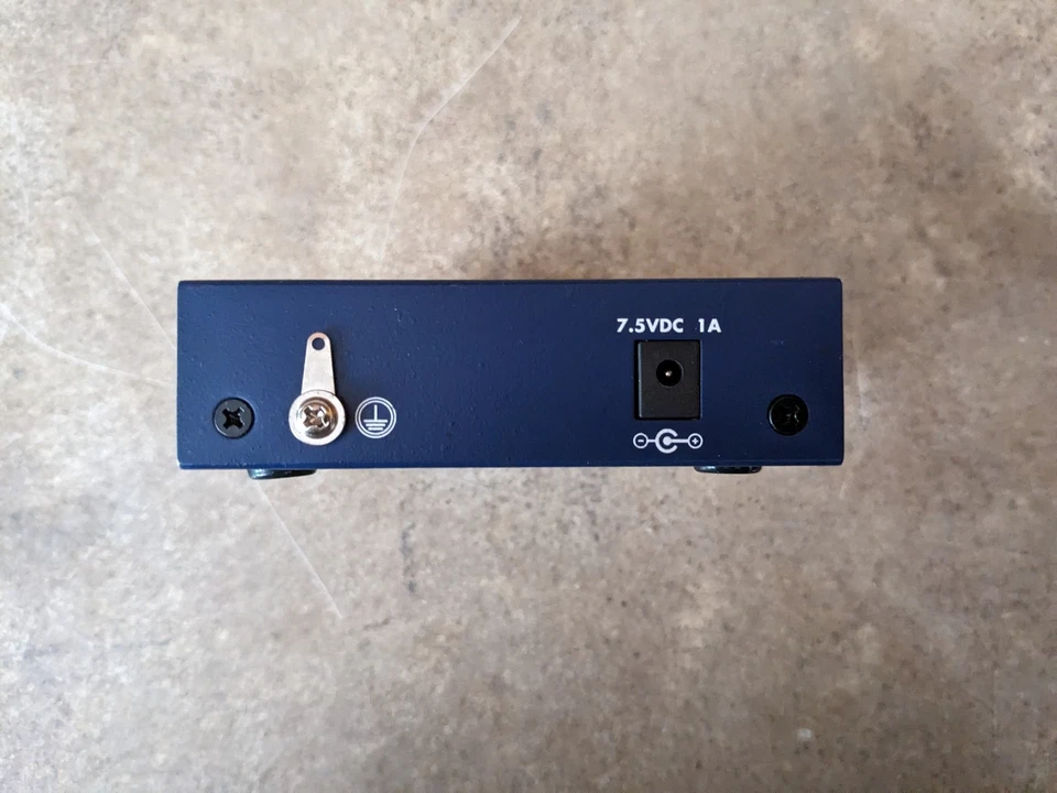 NETGEAR FS105V2 FAST ETHERNET SWITCH 10/100 MBPS 5 PORT F7-3(7) - Image 4 of 4