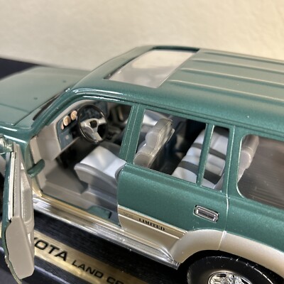 Road Legends, 1/18 Scale, Toyota Land Cruiser, Green | eBay