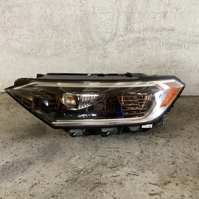 2019-2024 OEM Volkswagen JETTA GLI LEFT LH DRIVER SIDE HEADLIGHT PROJECTOR