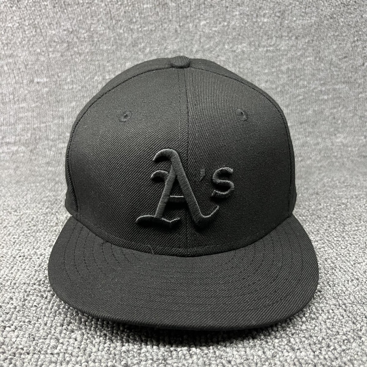 New Era 59FIFTY Oakland Athletics A's Black on Black Tonal Fitted Hat 7 3/8
