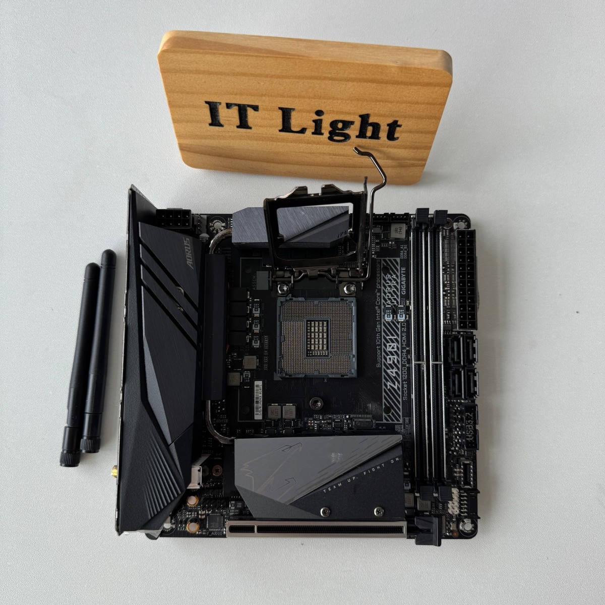 Z490 mini ITX マザーボード　GIGABYTE GIGABYTE Z490I AORUS ULTRA LGA 1200 Intel Z490 Mini-ITX