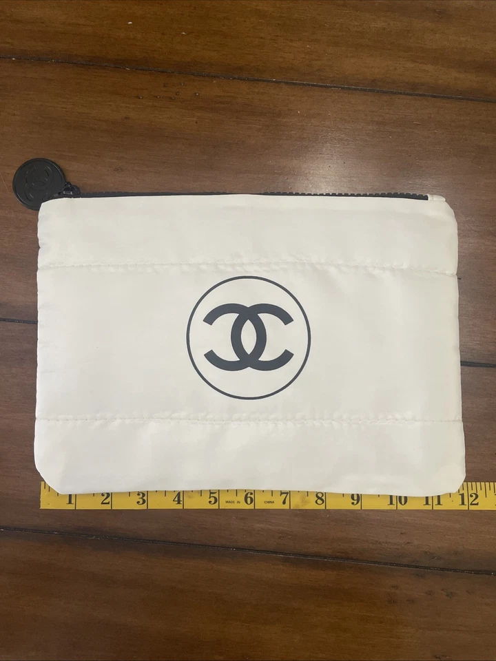 Auth Chanel Cosmetic Travel Case – Compact, Elegant & Ideal for Daily Essentials - Image 2 of 4