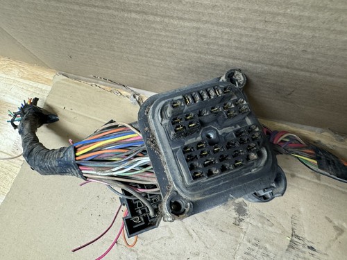 Fuse box 1985 CHEVY Truck 1983-1987 Chevy GMC Truck K5 Blazer - Picture 5 of 13