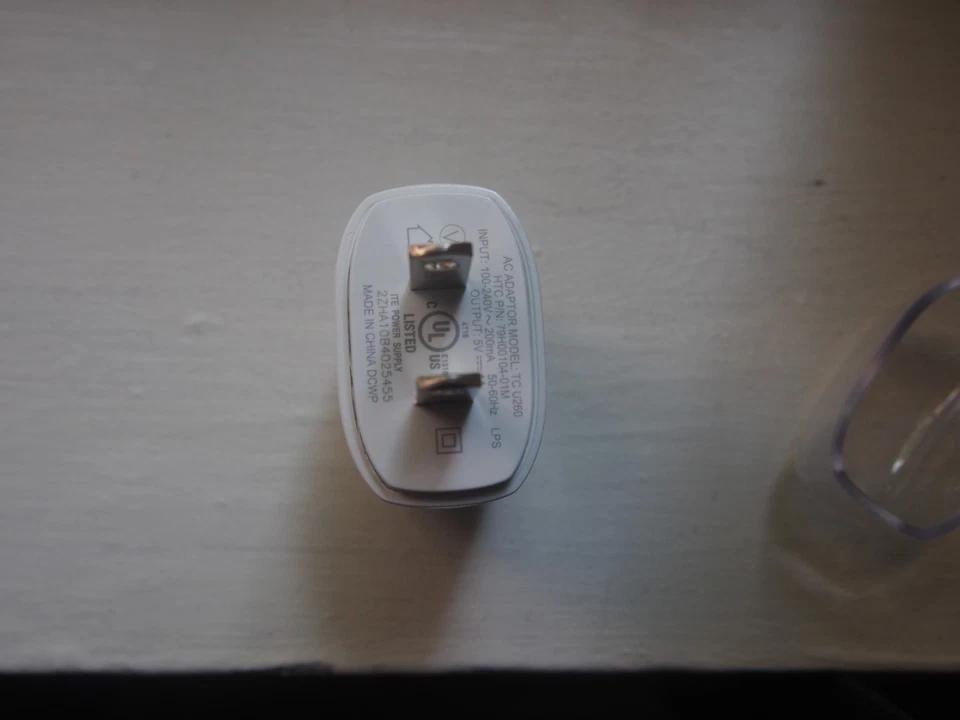 Cargador de pared original MyTouch Mini-USB blanco Foto 2 de 4