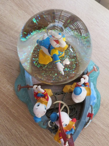 Disney Donald Duck Huey Dewey Louie THE SEA SCOUT Schneekugel mit Musik - Bild 11 von 17