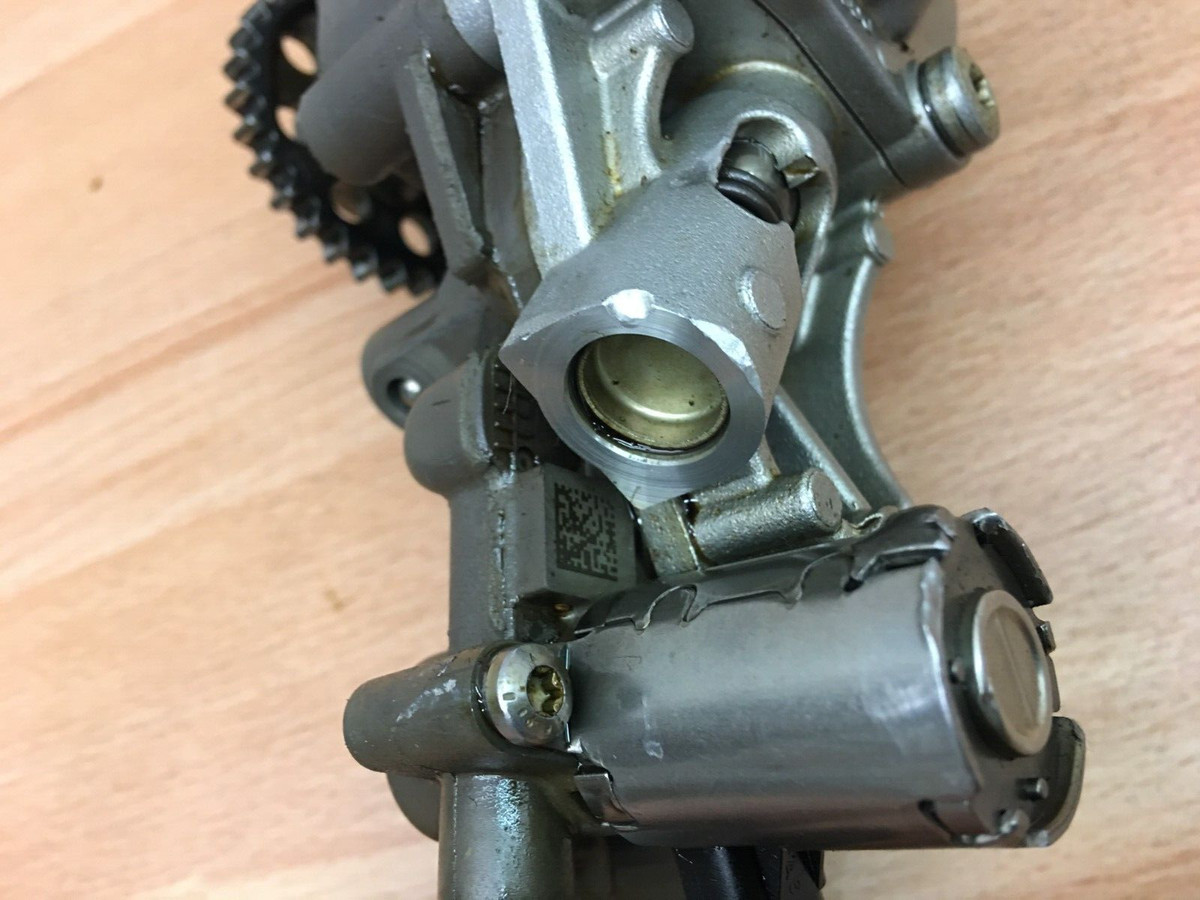 Mercedes W117 200 Benzin M270 Ölpumpe Ölförderpumpe Pumpe Motoröl  