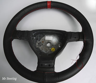 Für 94-05 Audi A4 B5 B6 Schwarze Perforierte Lederlenkradabdeckung + Rotes Band