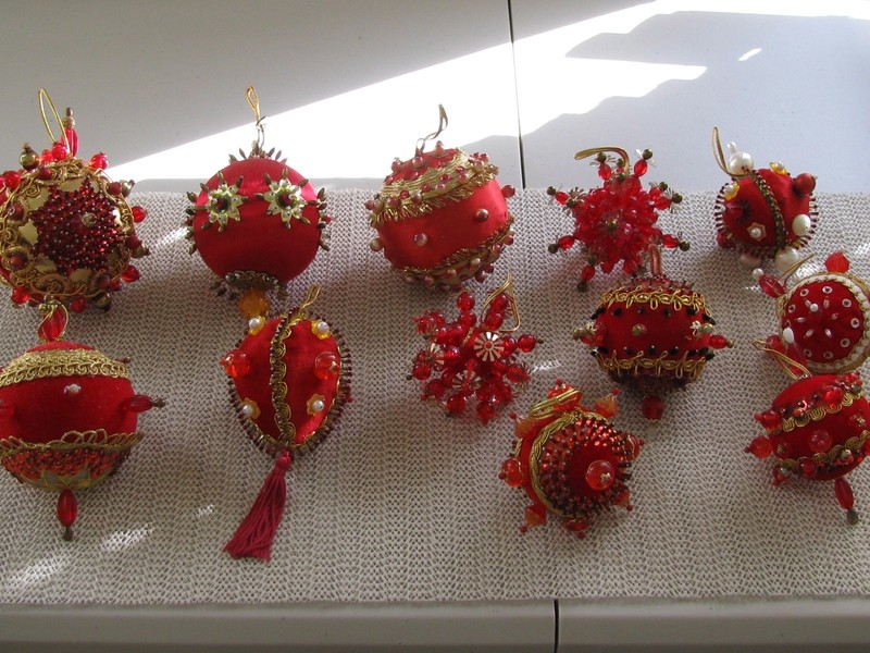 12 Vintage Hand Made Red Beaded Sequin Push Pin Ball Christmas Ornaments Lot
