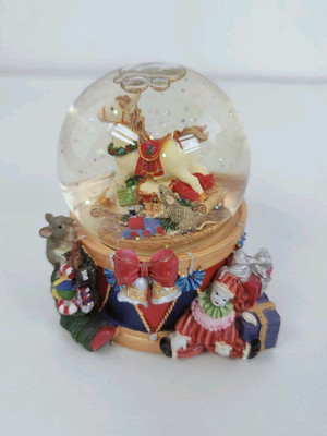 San Francisco Music Box Company Snow Globe Christmas Horse (READ description)